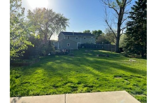 410 Cherokee Ct, DeForest, WI 53532