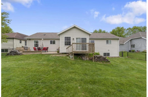 900 Hanksfield Pl, Prairie Du Sac, WI 53578