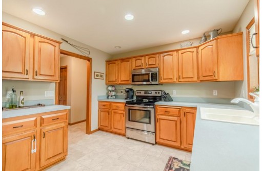 1164 Dolan Dr, Sun Prairie, WI 53590