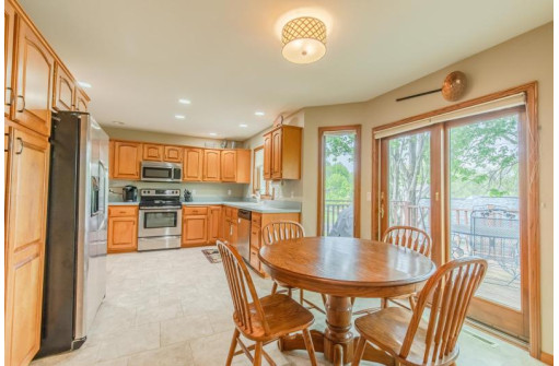 1164 Dolan Dr, Sun Prairie, WI 53590