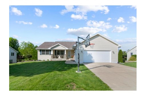 990 Hain Rd, Edgerton, WI 53534