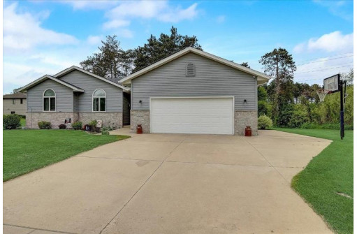 2606 Dorn Dr, Portage, WI 53901