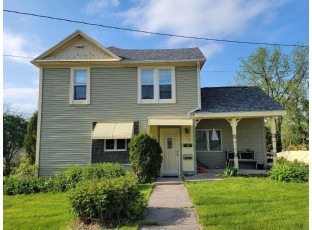 106 E Lucy St Darlington, WI 53530