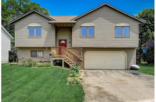 142 Thomson Ln, Oregon, WI 53575