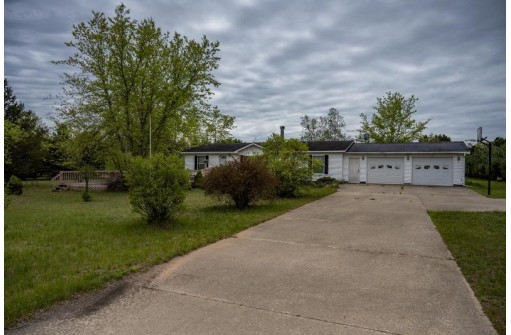 N8965 Stone Brook Rd, New Lisbon, WI 53950