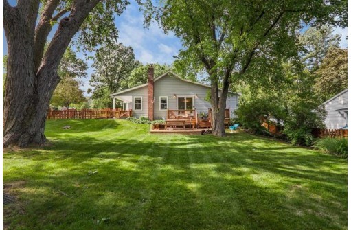 563 Chatham Terr, Madison, WI 53711