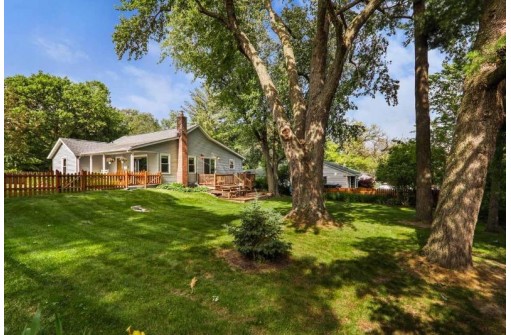 563 Chatham Terr, Madison, WI 53711