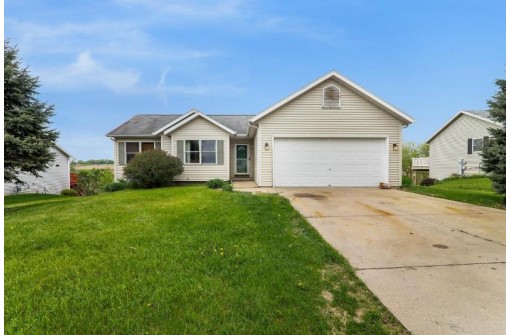 812 Brookstone Crest, Mount Horeb, WI 53572