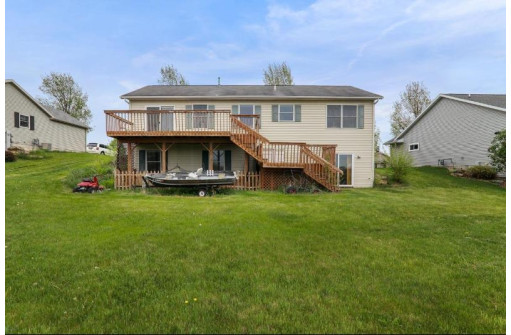 812 Brookstone Crest, Mount Horeb, WI 53572