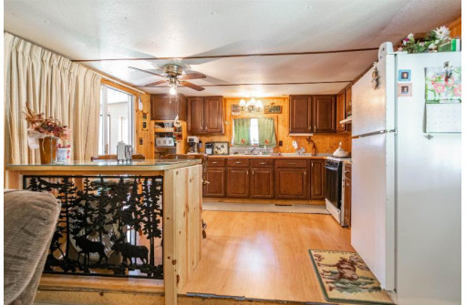 695 Badger Ln, Hancock, WI 54943