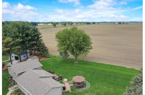 W9688 Hillside Cir, Beaver Dam, WI 53916