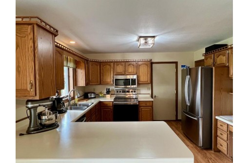 W9688 Hillside Cir, Beaver Dam, WI 53916