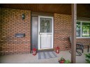 1295 Grandview Ct, Sun Prairie, WI 53590