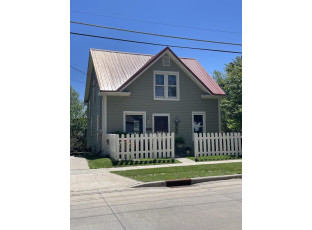 765 Broadway St Platteville, WI 53818