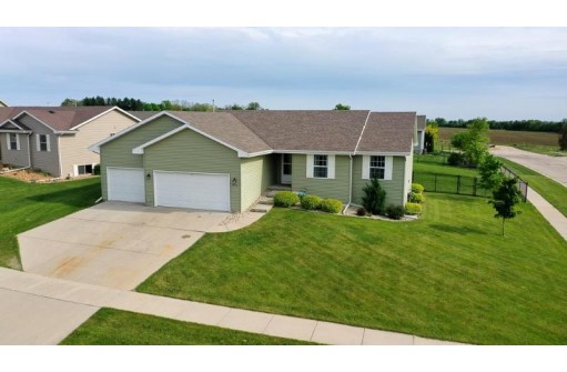 3727 Sunrise Ln, Janesville, WI 53548