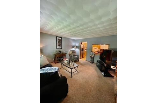 1423 Holly Dr, Janesville, WI 53546