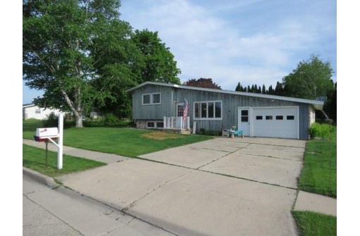 496 E Spring St, Waupun, WI 53963-1115