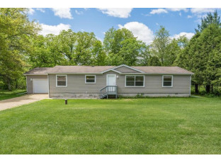 E4195 Kickapoo Ct La Valle, WI 53941