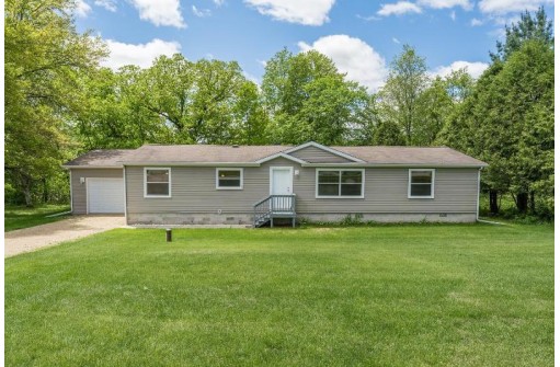 E4195 Kickapoo Ct, La Valle, WI 53941