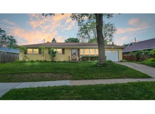 6911 Prairie Dr Middleton, WI 53562