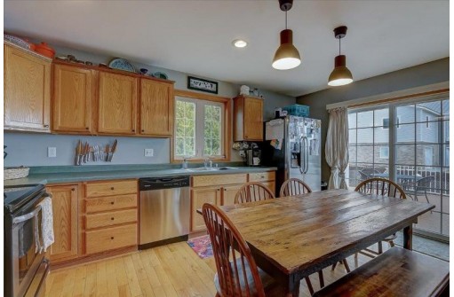 1429 Bea Ann Dr, Dodgeville, WI 53533