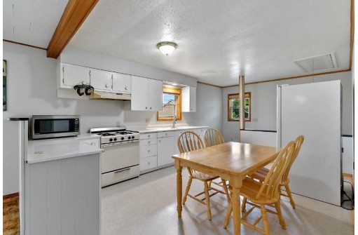 N2853 Summerville Park Rd, Lodi, WI 53555