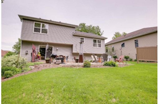 2661 Castle Rock Dr, Fitchburg, WI 53711