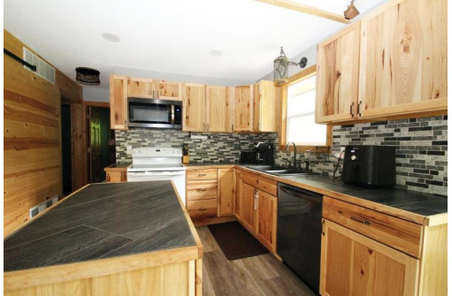 E13428 Tower Rd, Baraboo, WI 53913