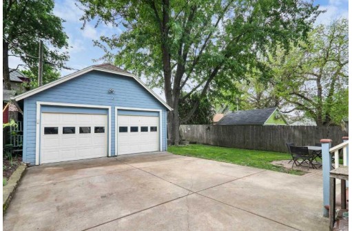 2213 Sommers Ave, Madison, WI 53704