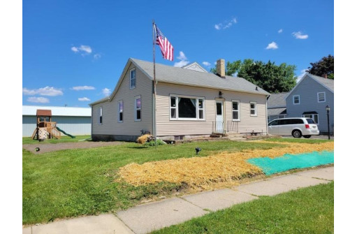 207 Elizabeth St, Lodi, WI 53555-1014