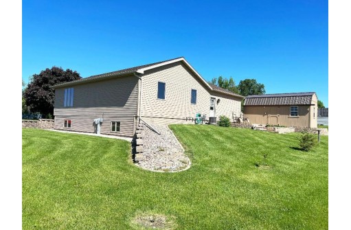 502 Jones Dr, Randolph, WI 53956