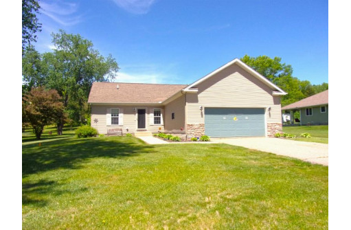 W7802 Star Court Rd, Pardeeville, WI 53954-9547