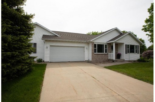 2109 Lincoln Ave, Stoughton, WI 53589