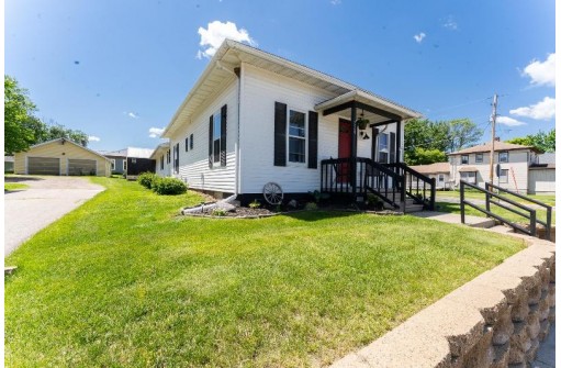 220 W Clifton St, Tomah, WI 54660