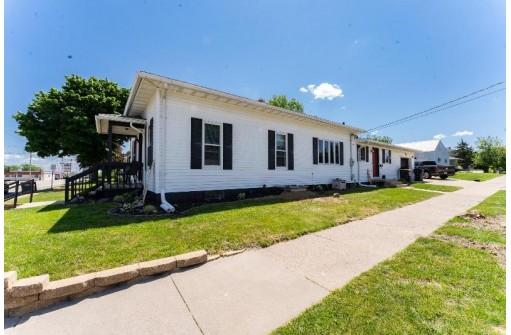 220 W Clifton St, Tomah, WI 54660