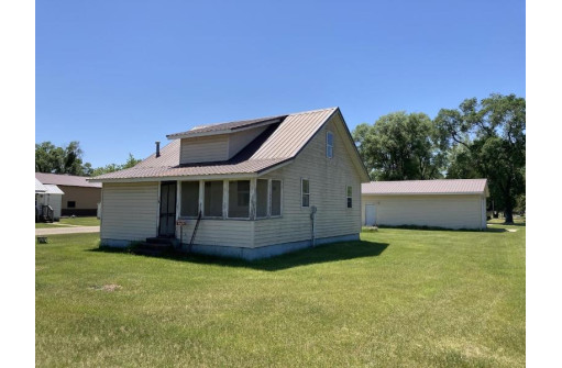 18679 S Wisconsin Ave, Muscoda, WI 53573