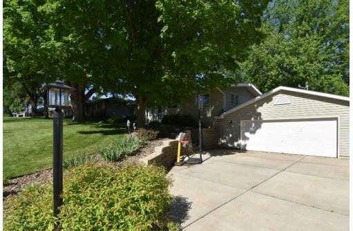 1008 Dean St, Edgerton, WI 53534