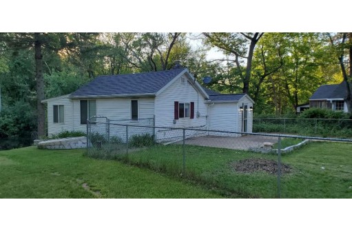 N4579 Oak Knoll Rd, Poynette, WI 53955