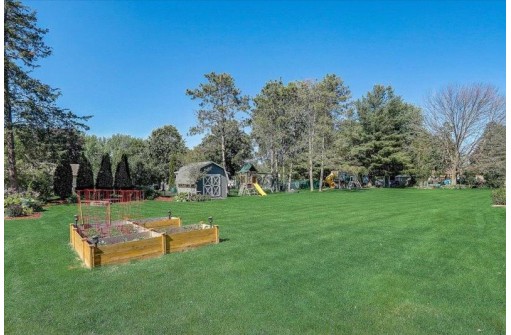 4386 Parklawn Dr, Windsor, WI 53598