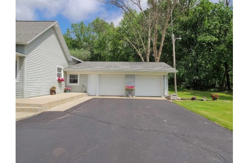 W5384 Hwy 33, Pardeeville, WI 53954