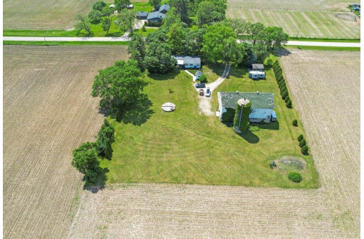 N6994 County Line Rd, Whitewater, WI 53190-4113