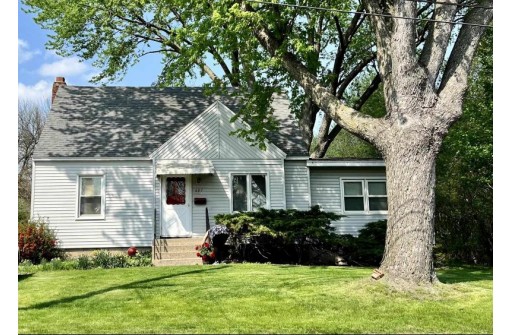 607 Bartels St, Monona, WI 53716