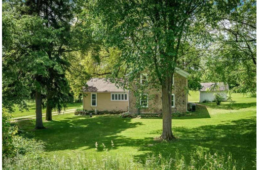 15119 W Avon North Townline Rd, Brodhead, WI 53520