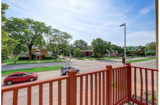 502 N Midvale Blvd, Madison, WI 53705