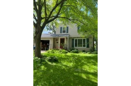 4160 Nakoma Rd, Madison, WI 53711