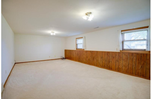 322 N Lexington Pky, DeForest, WI 53532