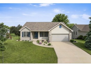 454 N Heatherstone Dr Sun Prairie, WI 53590