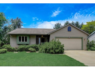 5408 Wild Cherry Ln McFarland, WI 53558