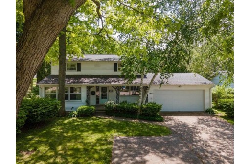 4413 Mineral Point Rd, Madison, WI 53705