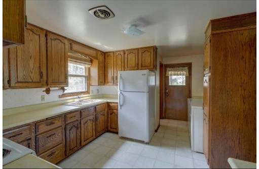 4413 Mineral Point Rd, Madison, WI 53705